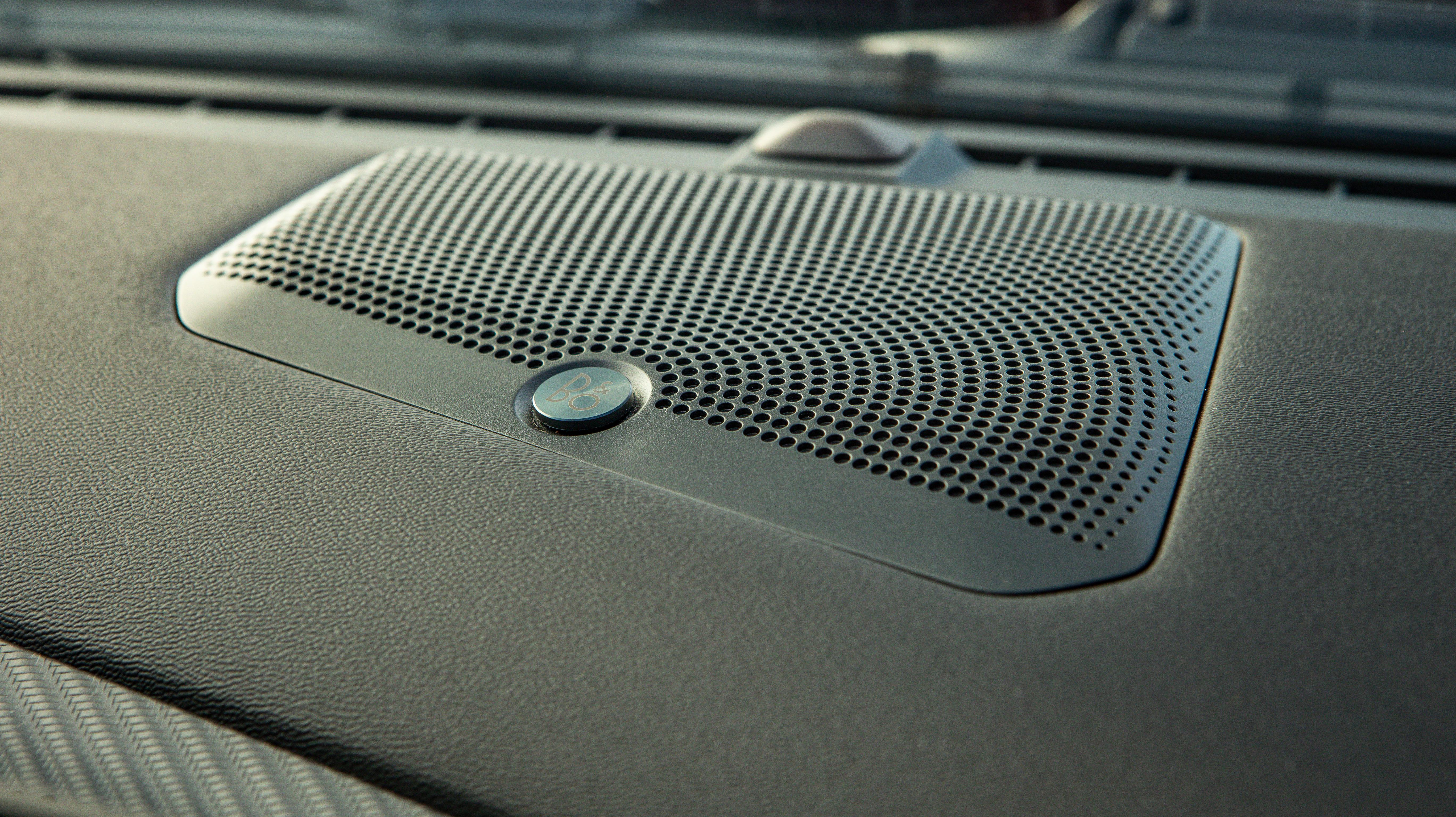 Sistema de Áudio Premium B&O by Bang & Olufsen