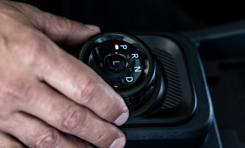 Câmbio eCVT com Seletor Rotativo E-Shifter