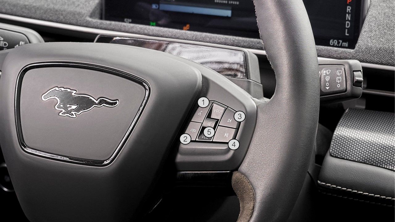 Volante Multifuncional (comandos lado direito)