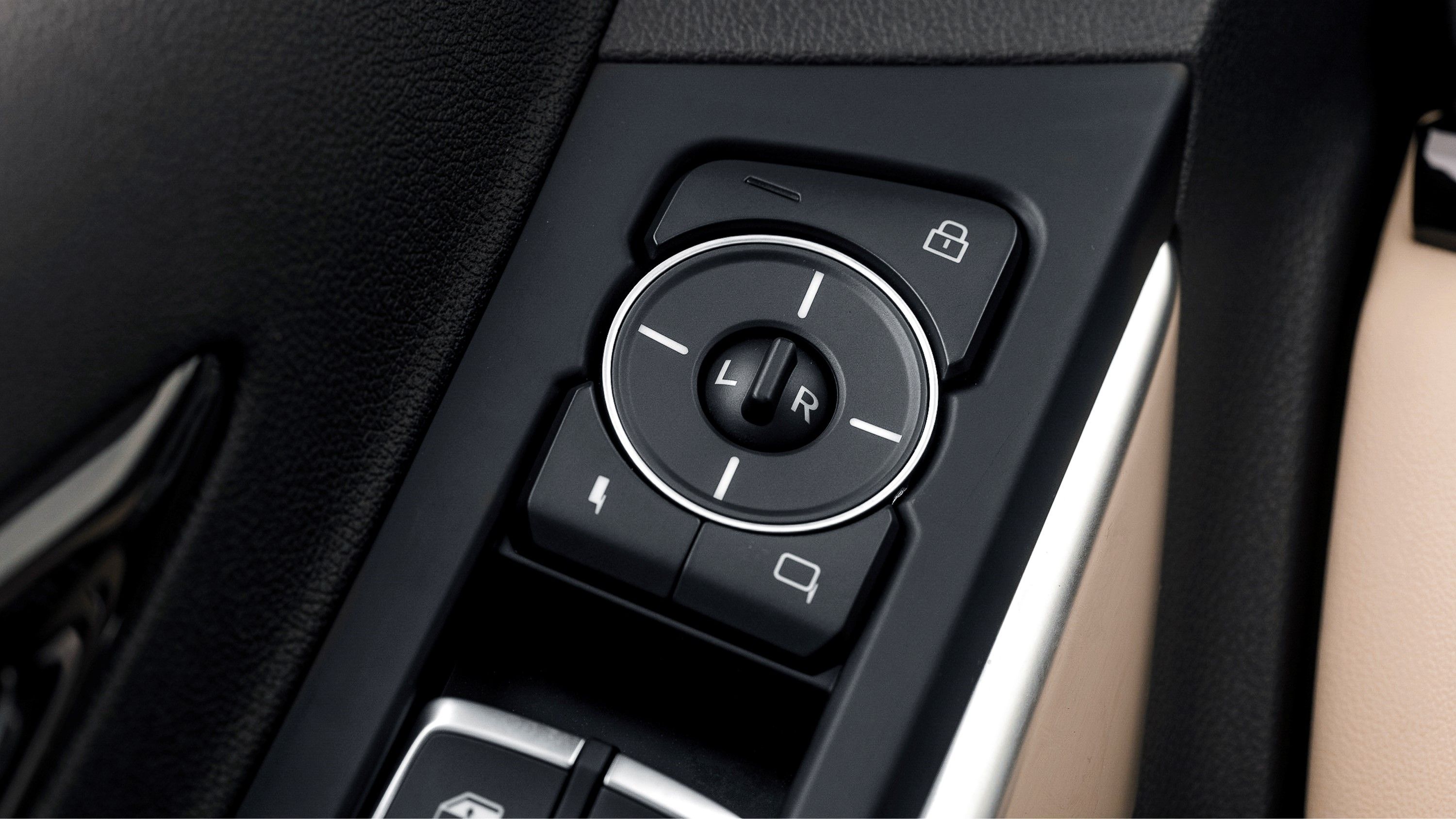 Ajuste Elétrico dos Retrovisores Externos