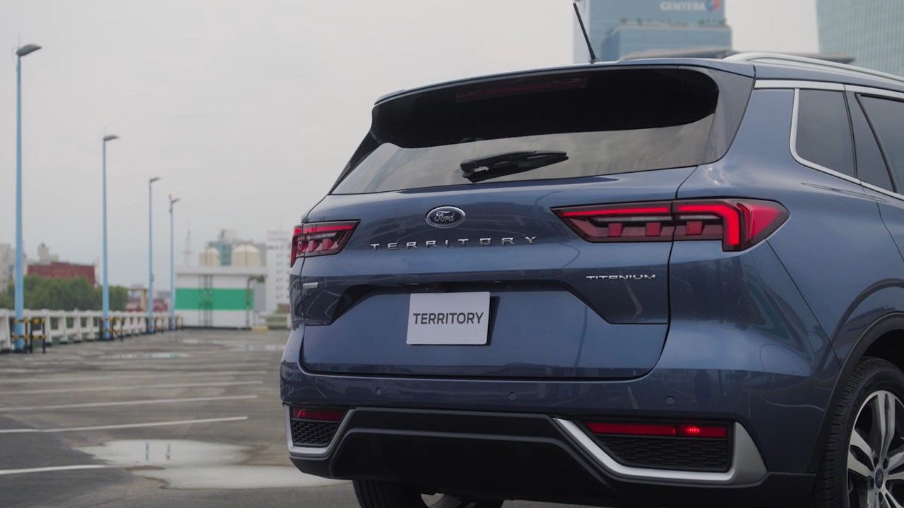 Abertura Automática de Porta-Malas com função "mãos livres"